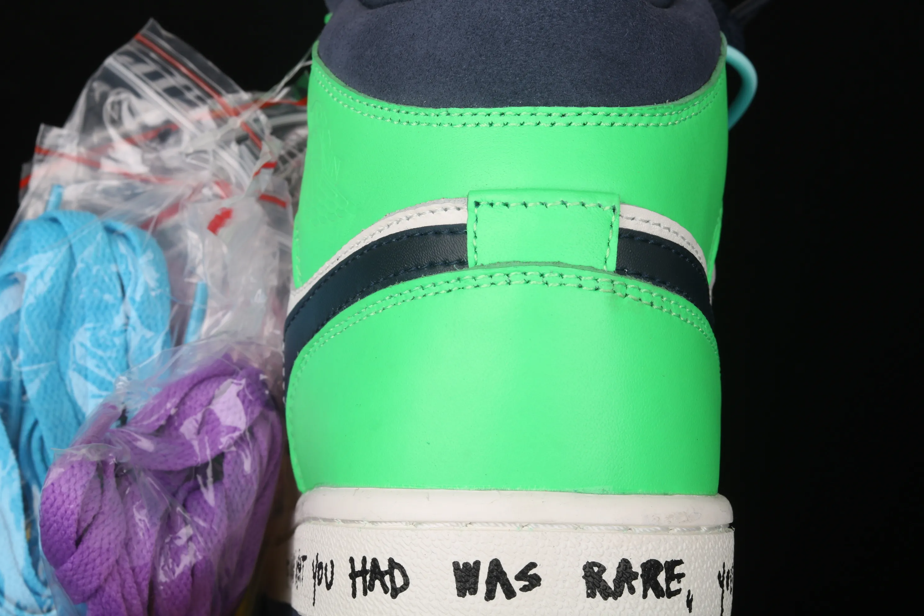 All categories Air Jordan Jordan series basketball shoes Air Jordan 1 Mid different versions Melody Ehsani x Air Jordan 1 Mid "Fearless" AJ1 Joe 1 watch orange and green mandarin duck CQ7629-100